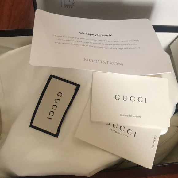SOLD!Gucci sneaker - Picture 5 of 12